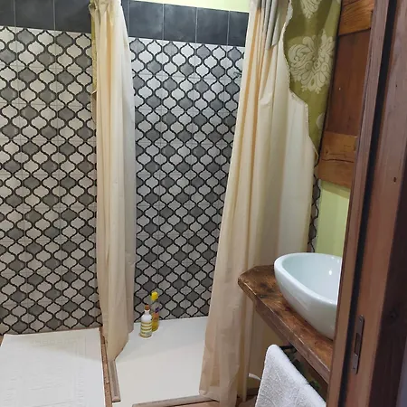 Guest house Lo Tzeno *