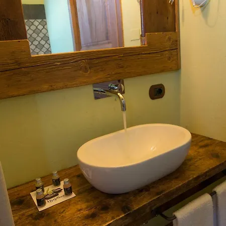 게스트하우스 Lo Tzeno 3*