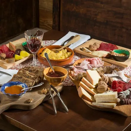 Lo Tzeno 게스트하우스 3*